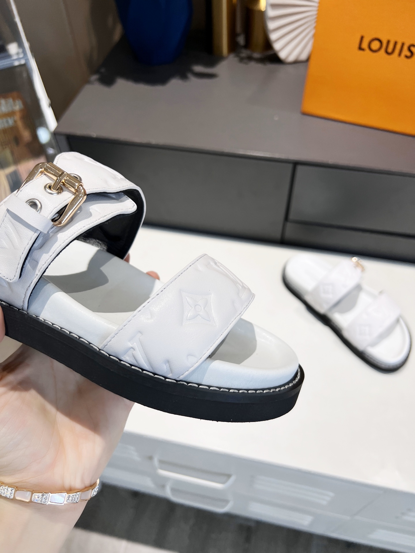 Louis Vuitton Women's Bom Dia Flat Mule White For Women LV - Soul Replicas