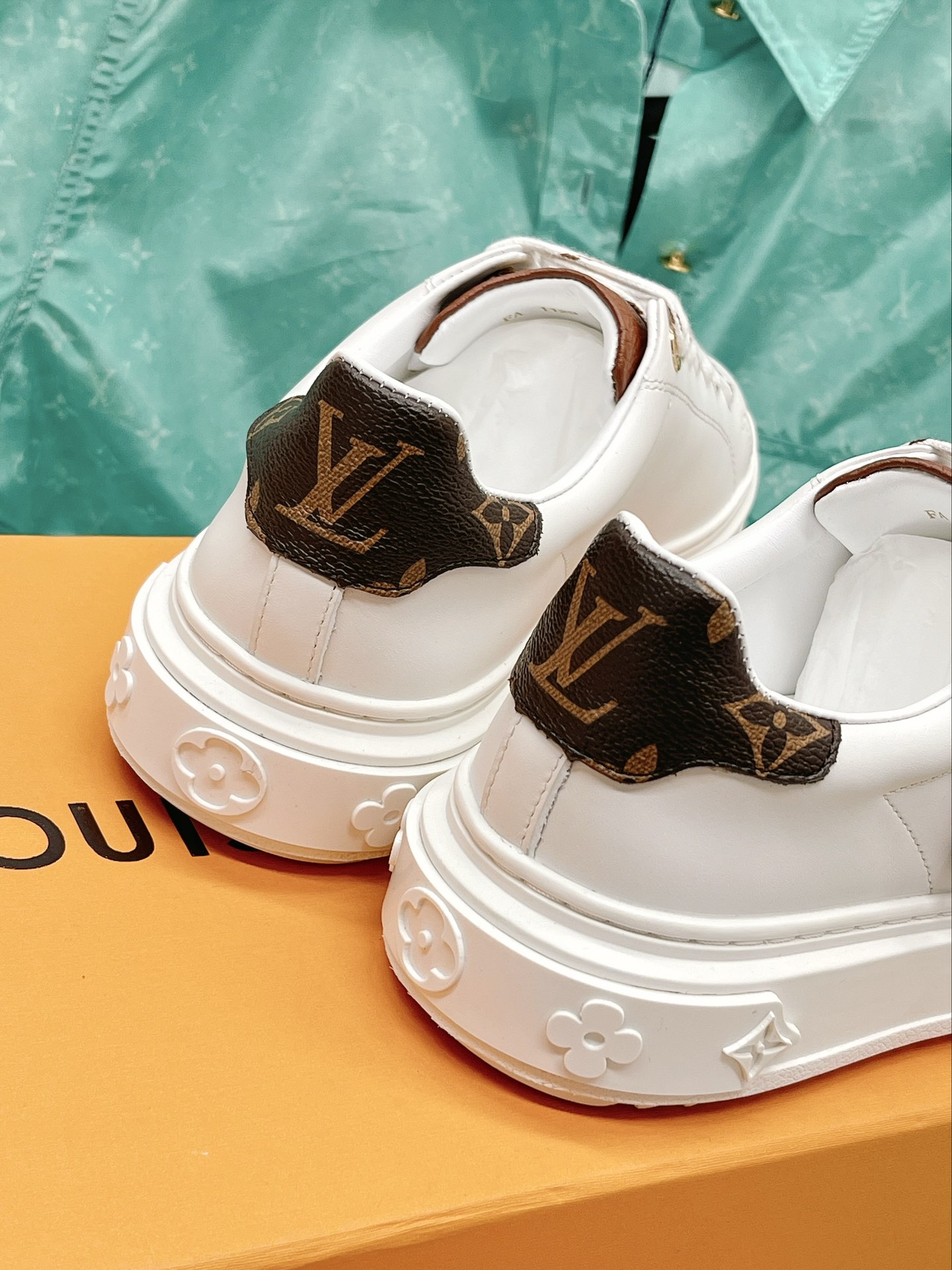 Louis Vuitton Women's Time Out Trainers White For Women LV - Soul Replicas