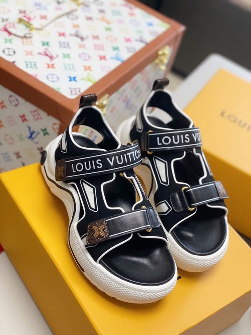 Louis Vuitton LV Archlight Flat Sandal Satin Black/White For Women LV - Soul Replicas