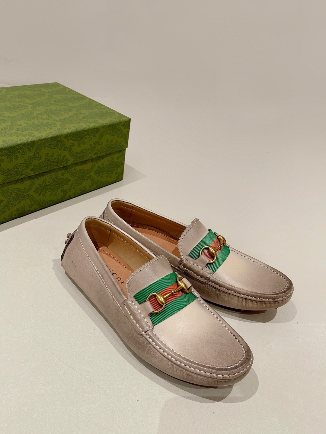 Gucci Women's Horsebit Driver With Web Distressed Beige - Soul Replicas