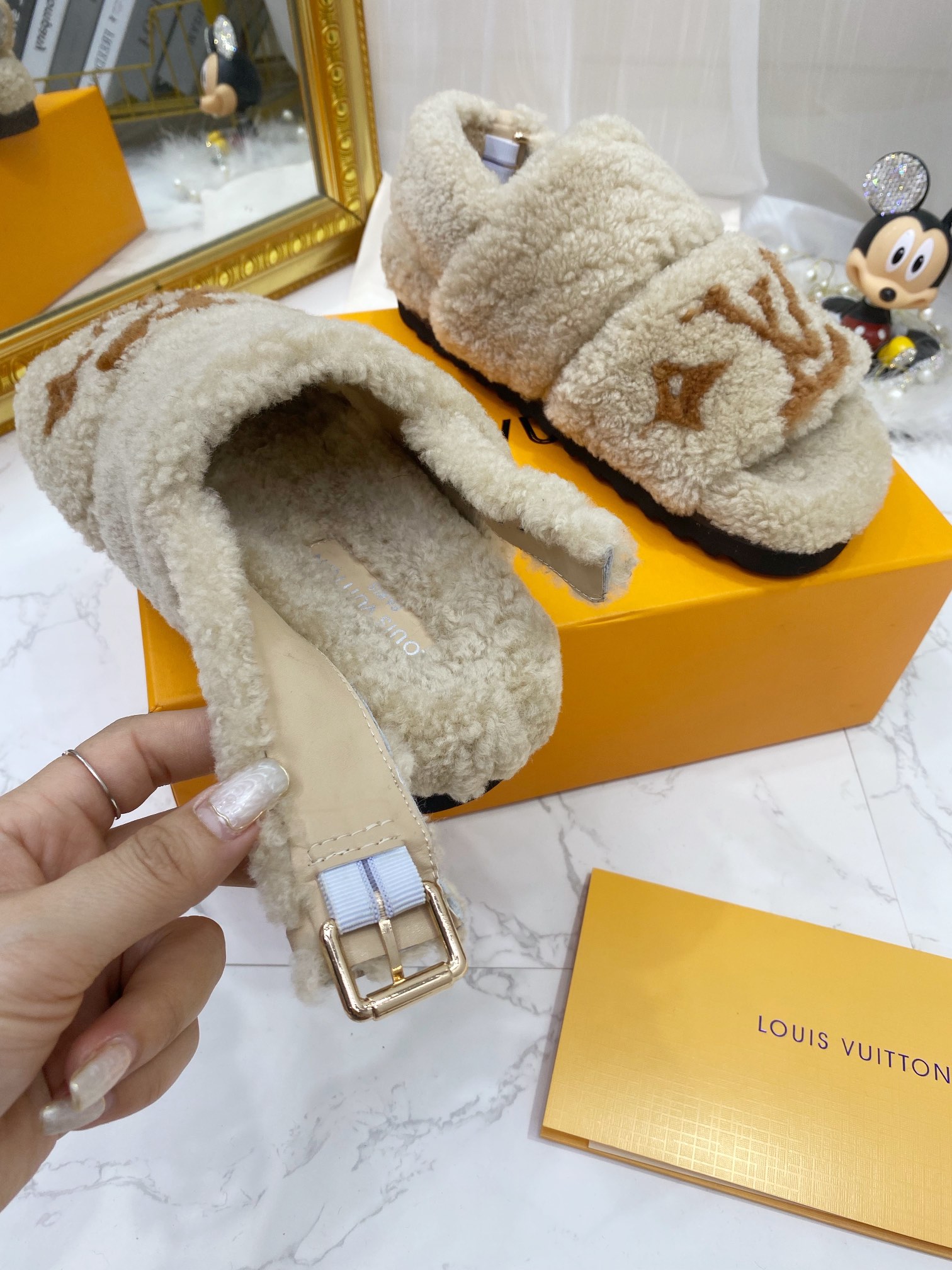 Louis Vuitton Women's Paseo Flat Comfort Sandal Beige For Women LV 1AA1GY - Soul Replicas