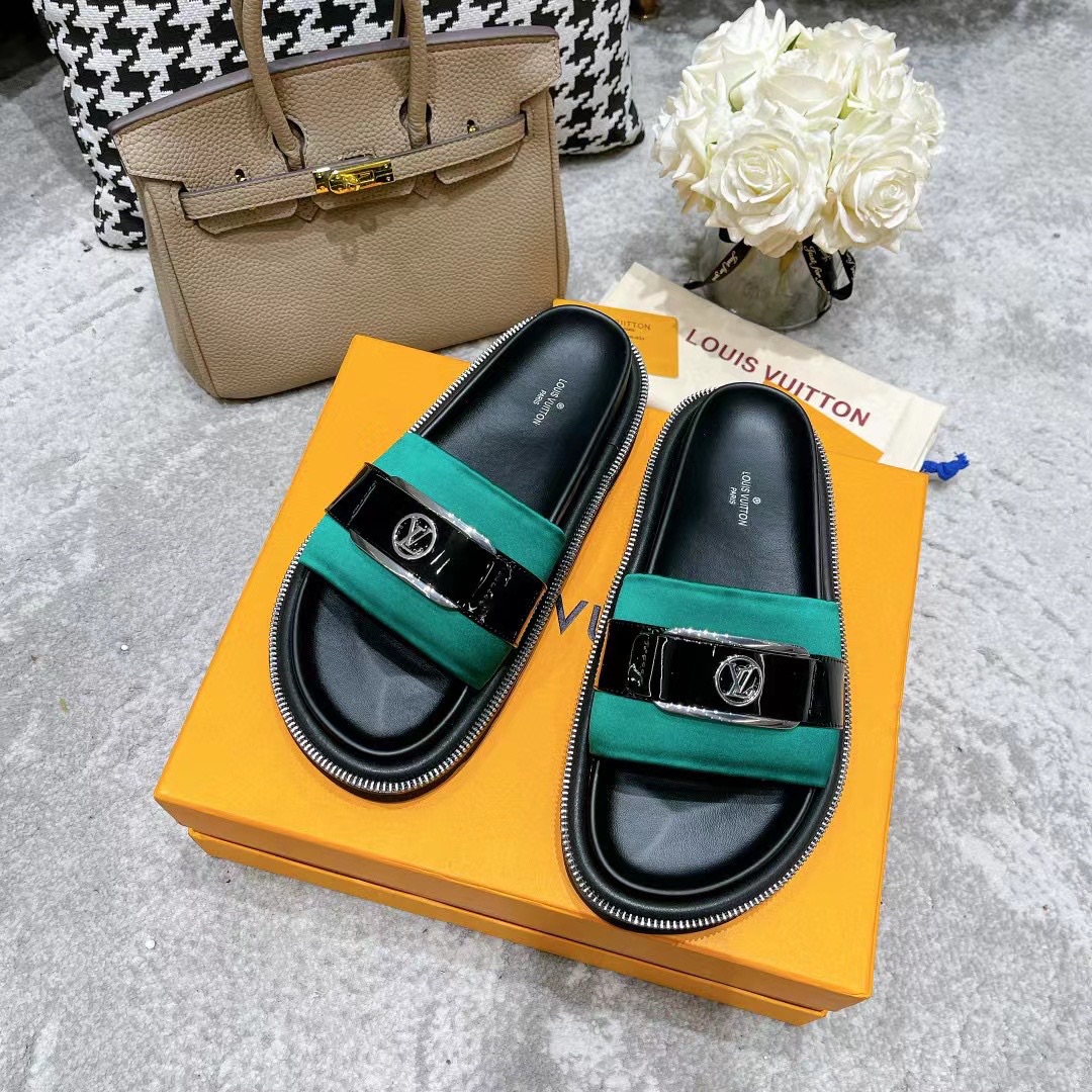 Louis Vuitton Women's Pool Pillow Flat Comfort Mule Green For Women LV 1AA0SY - Soul Replicas