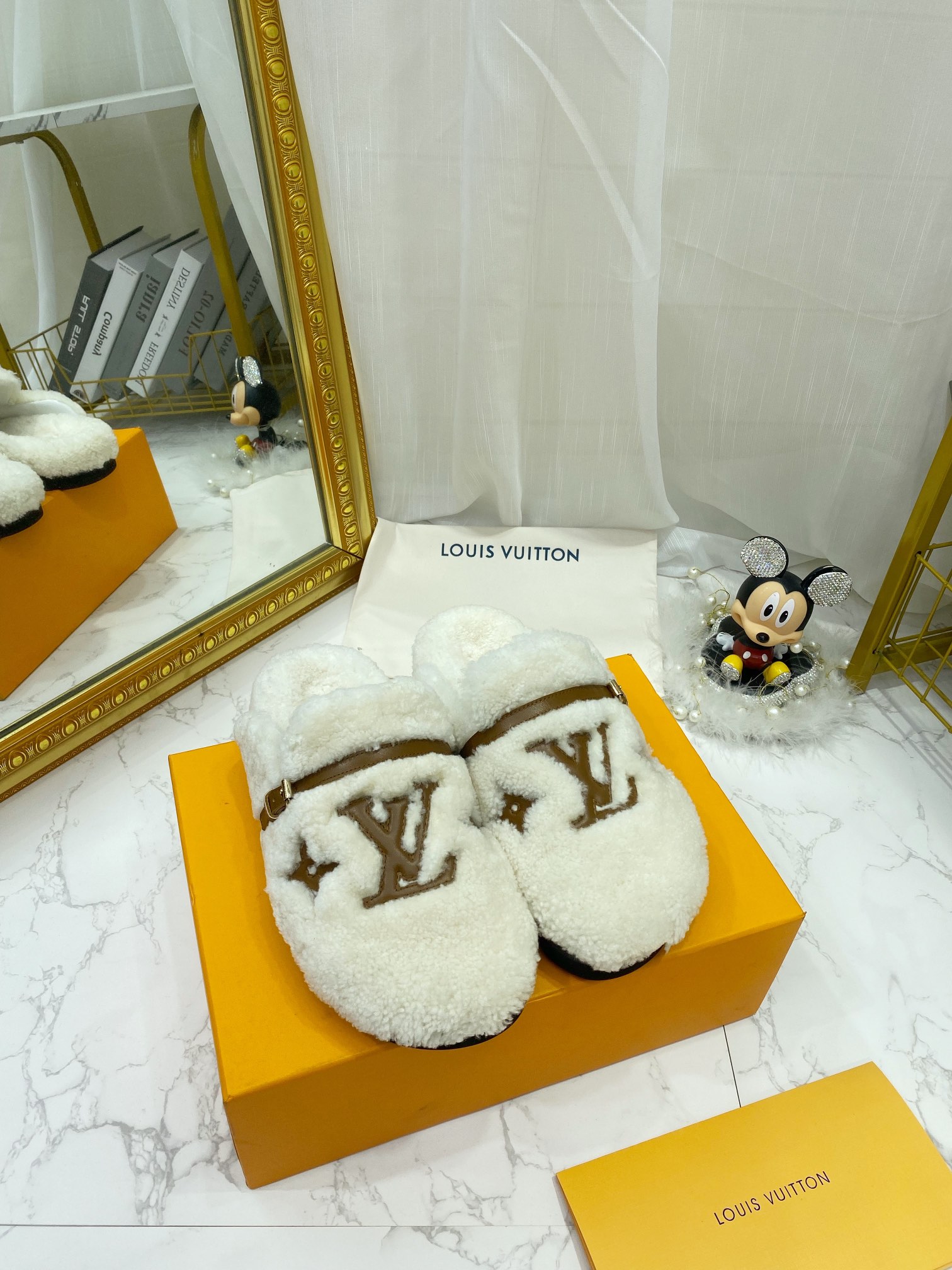 Louis Vuitton Women's Winterbreak Flat Comfort Mule White For Women LV - Soul Replicas