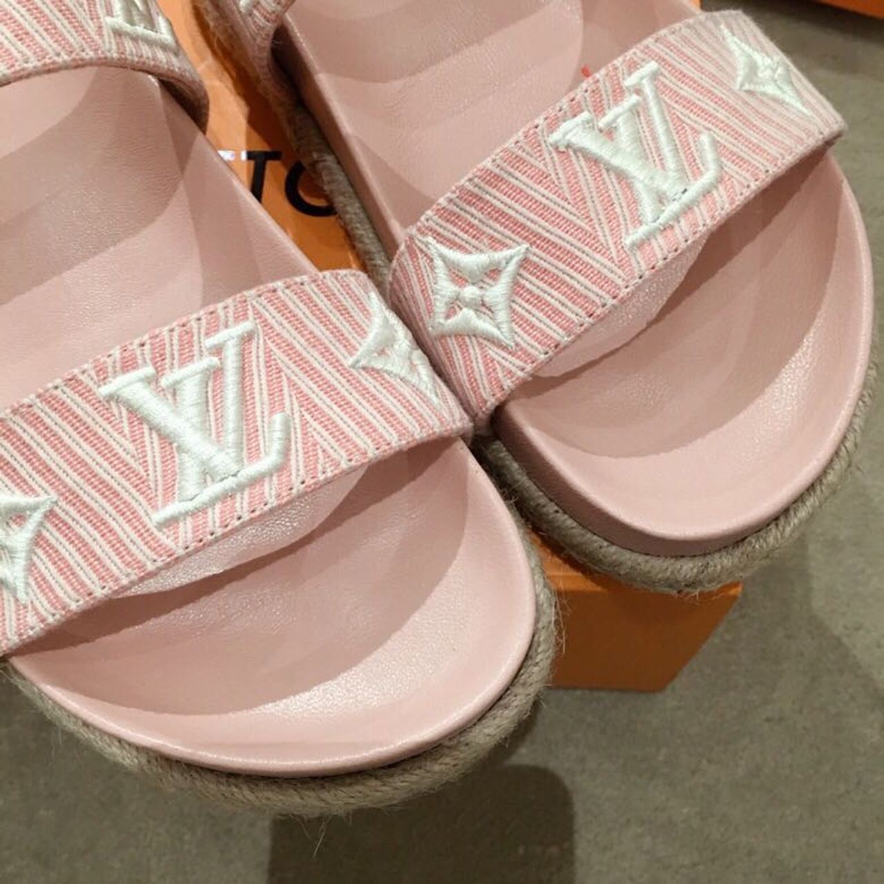 Louis Vuitton Casual Sandals Monogram Reverse Canvas Spring/Summer Collection Light Pink - Soul Replicas