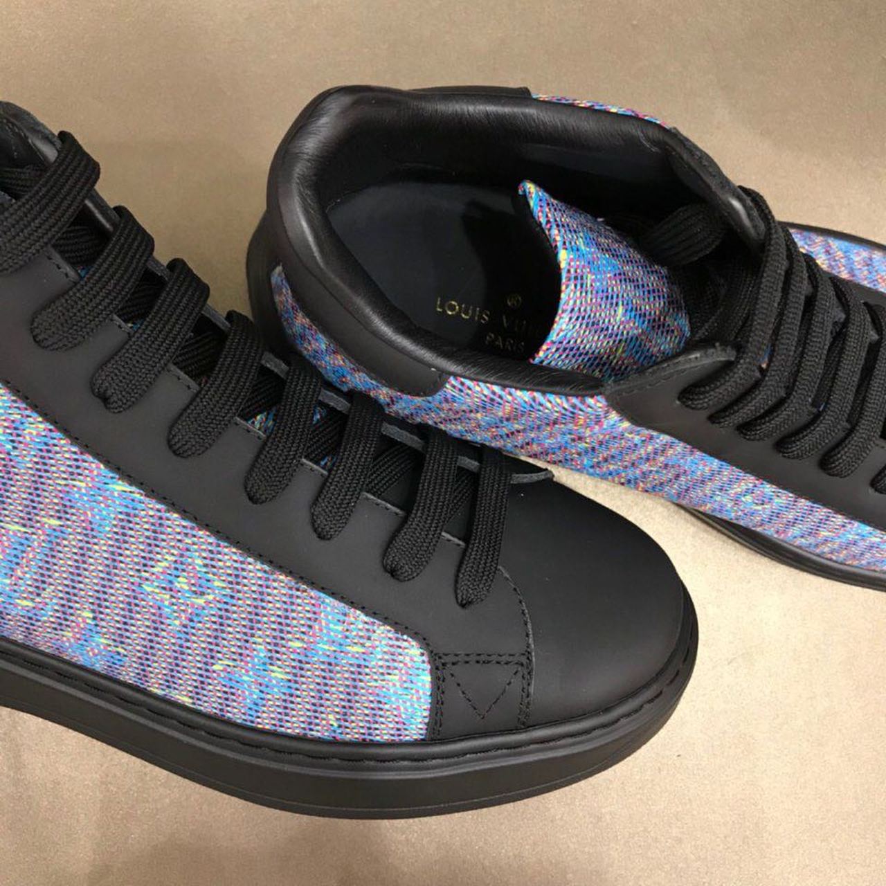 Louis Vuitton Time Out High Top Sneakers Calfskin Leather Fall/Winter Collection 1A4XYE. Blue/Black - Soul Replicas
