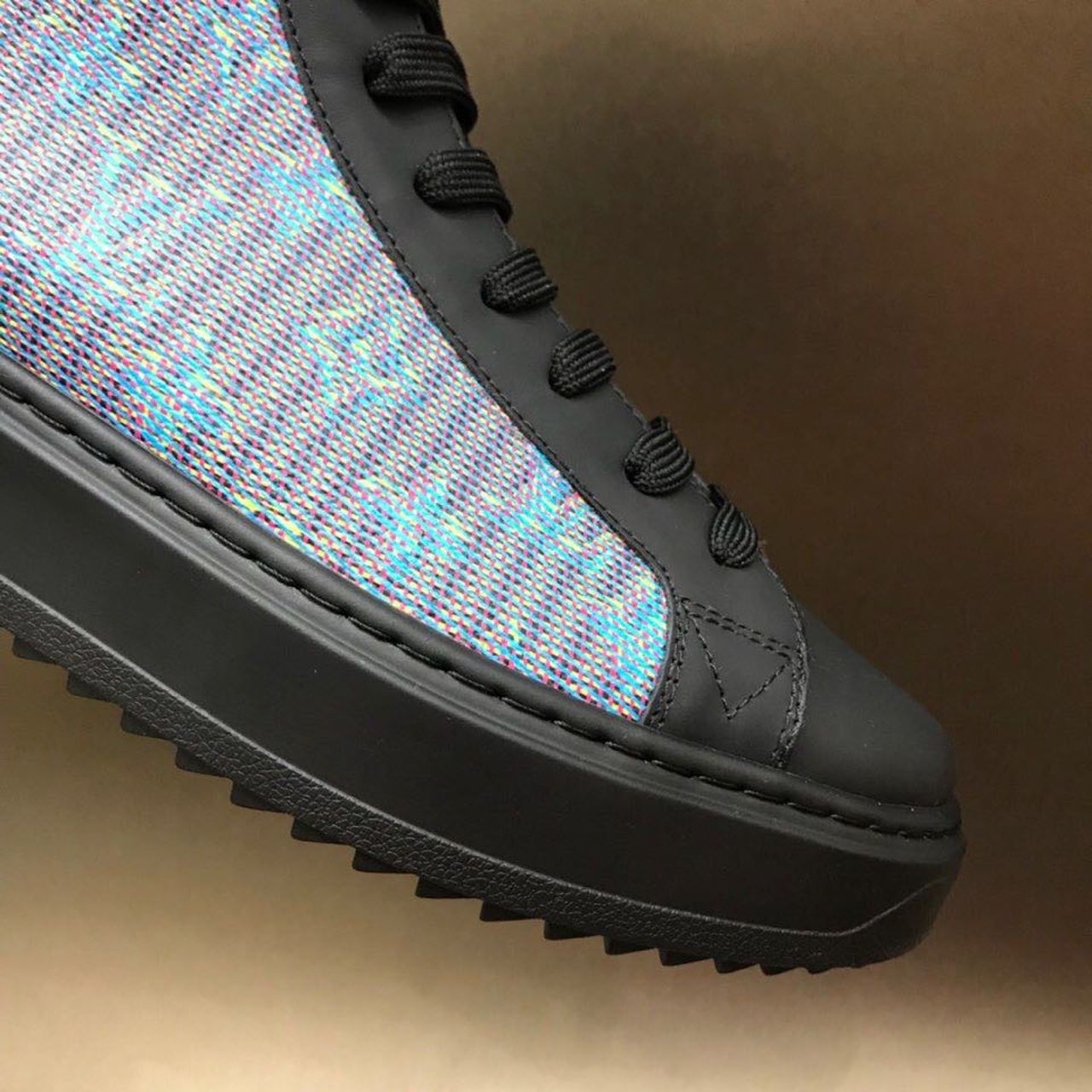 Louis Vuitton Time Out High Top Sneakers Calfskin Leather Fall/Winter Collection 1A4XYE. Blue/Black - Soul Replicas