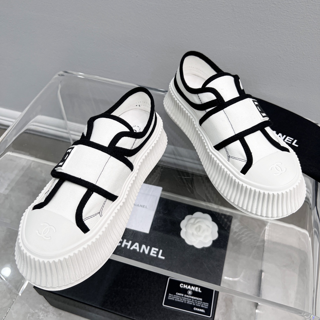 CHANEL WOMEN's Sneakers White For Women - Soul Replicas