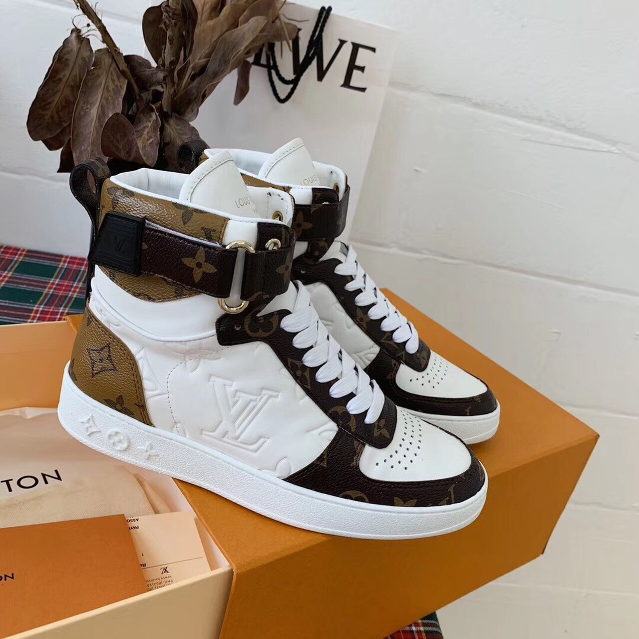 Louis Vuitton Boombox Sneaker Boot Calfskin Leather Spring/Summer Collection 1A5MWJ White/Brown - Soul Replicas