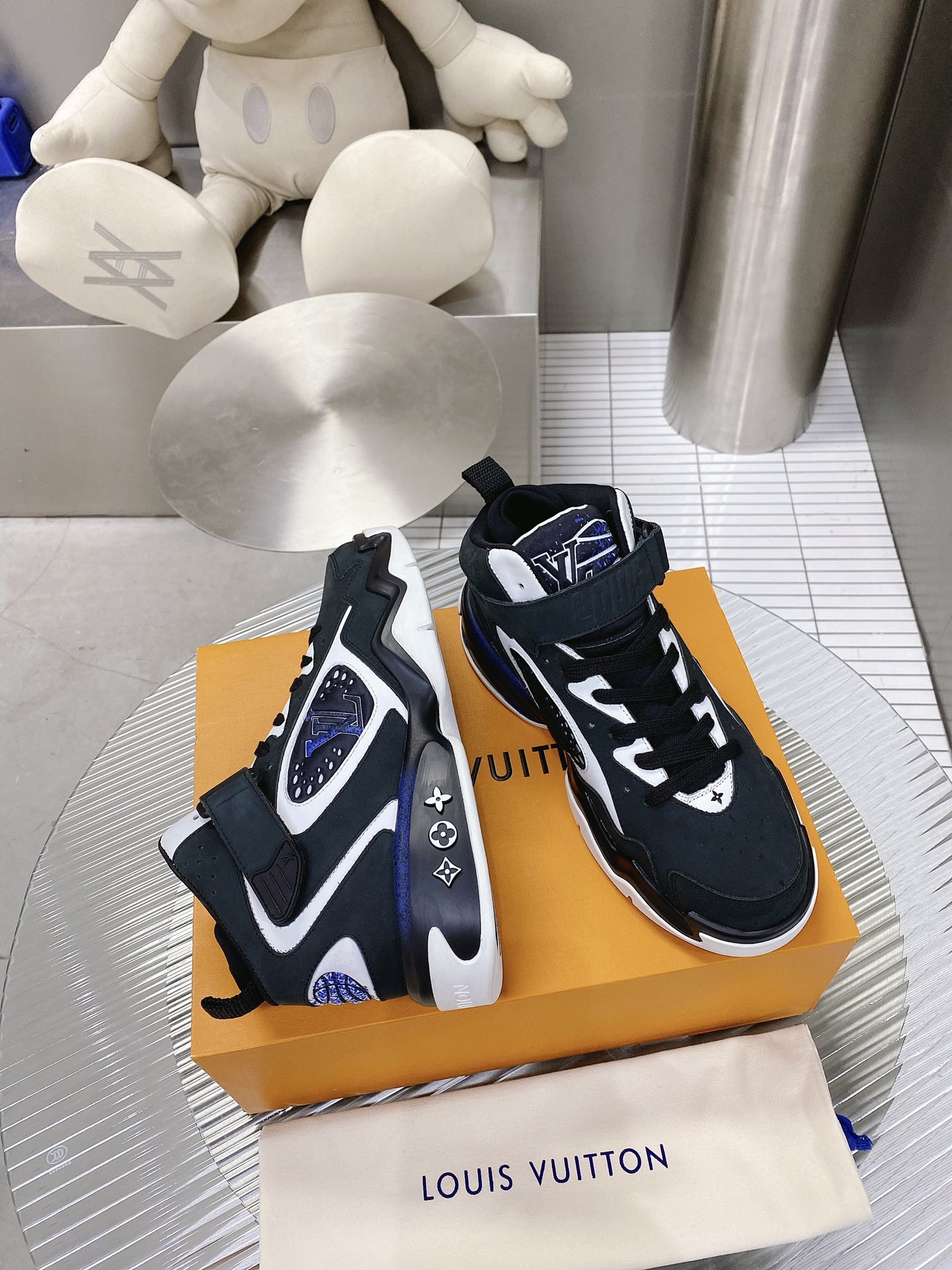 Louis Vuitton Women's Sneaker LV Trainer 2 Black For Women LV - Soul Replicas