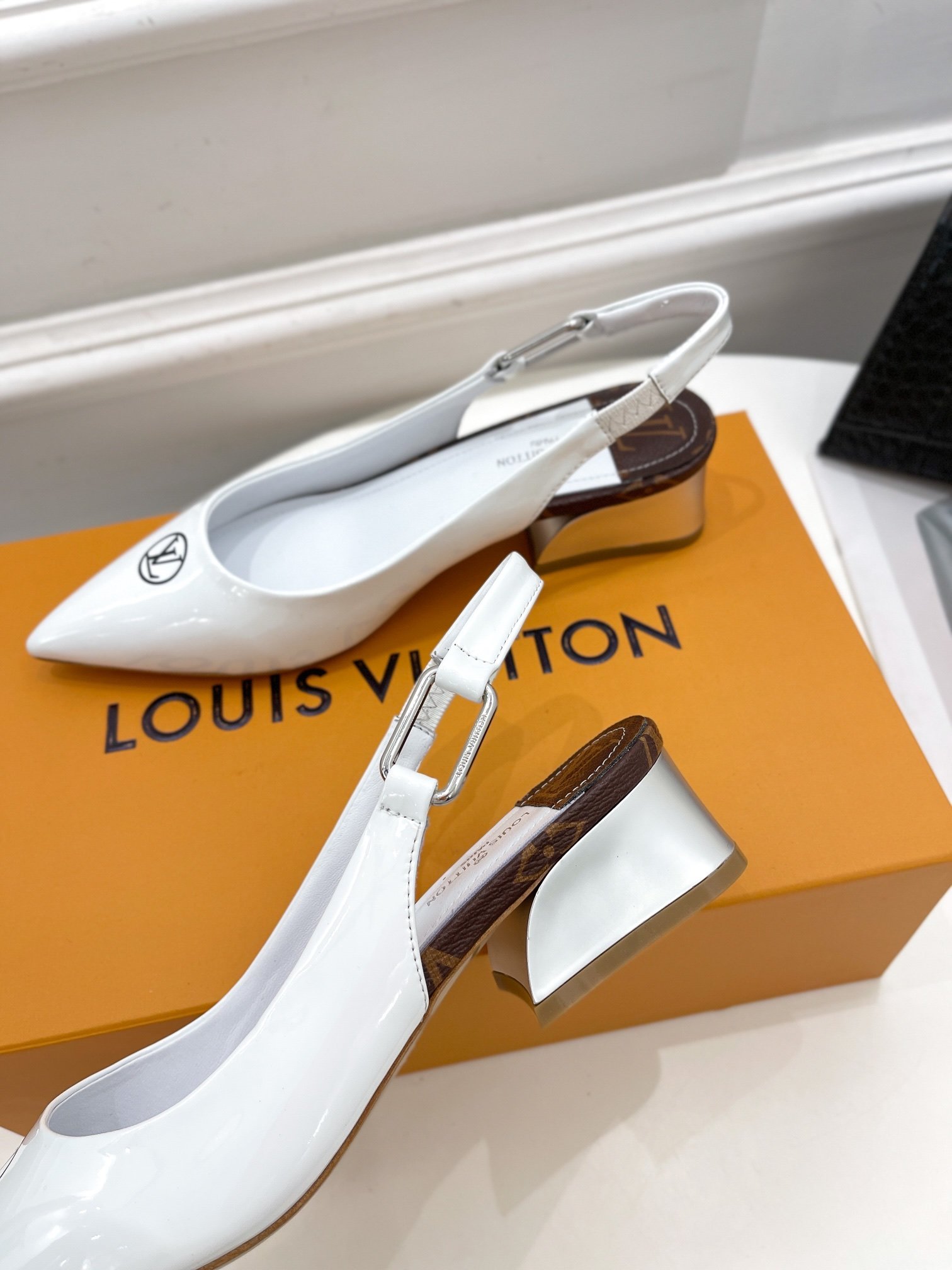 Louis Vuitton Magnetic Slingback Pump White For Women LV - Soul Replicas