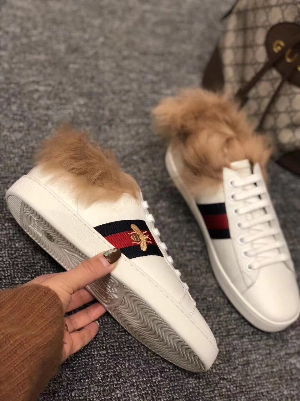 Gucci Ace Bee Fur Embroidered Sneaker 429446 Calfskin Leather Spring/Summer Collection. White - Soul Replicas