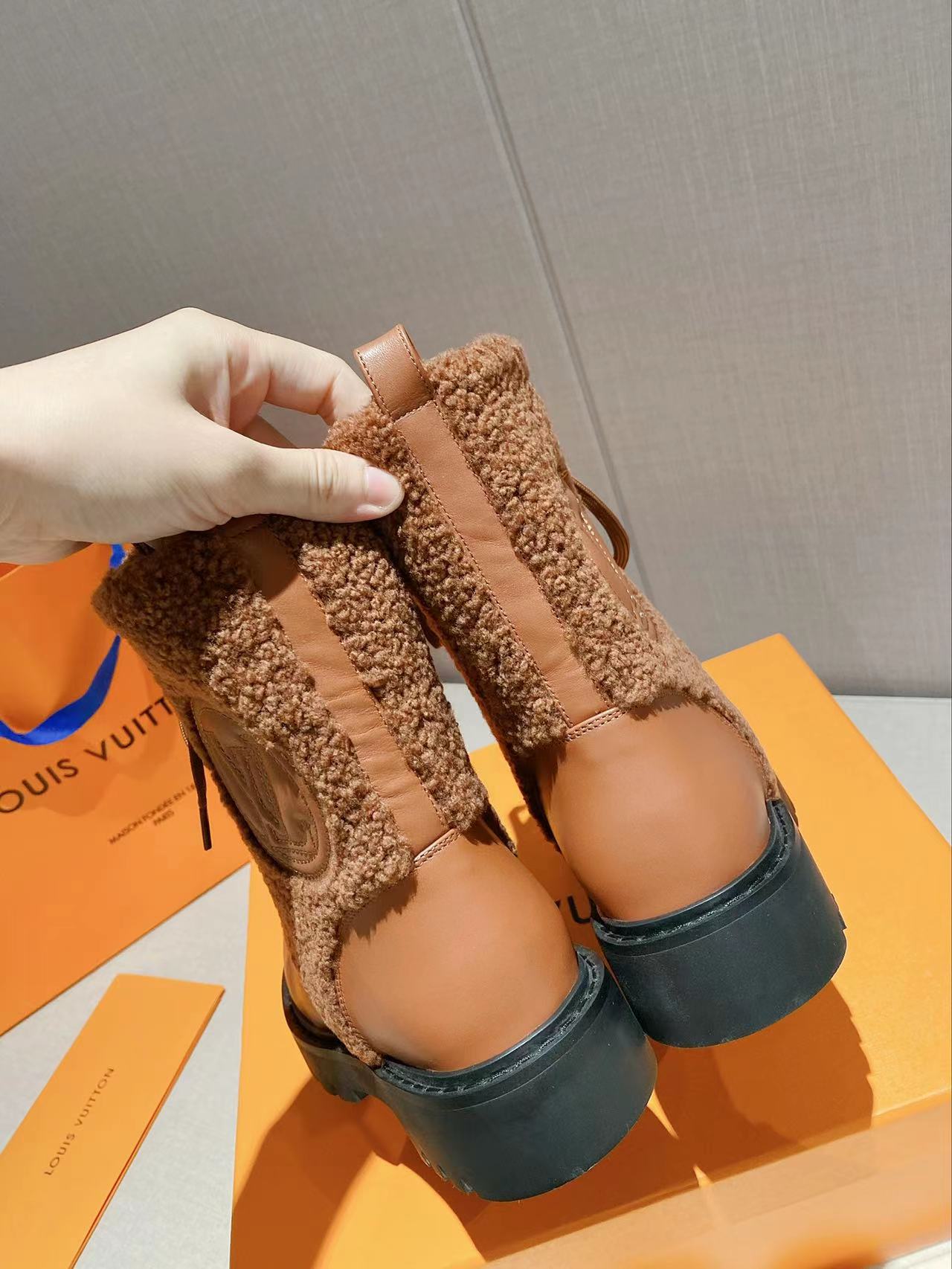 Louis Vuitton Women's LV Territory Flat Ranger Brown For Women LV - Soul Replicas