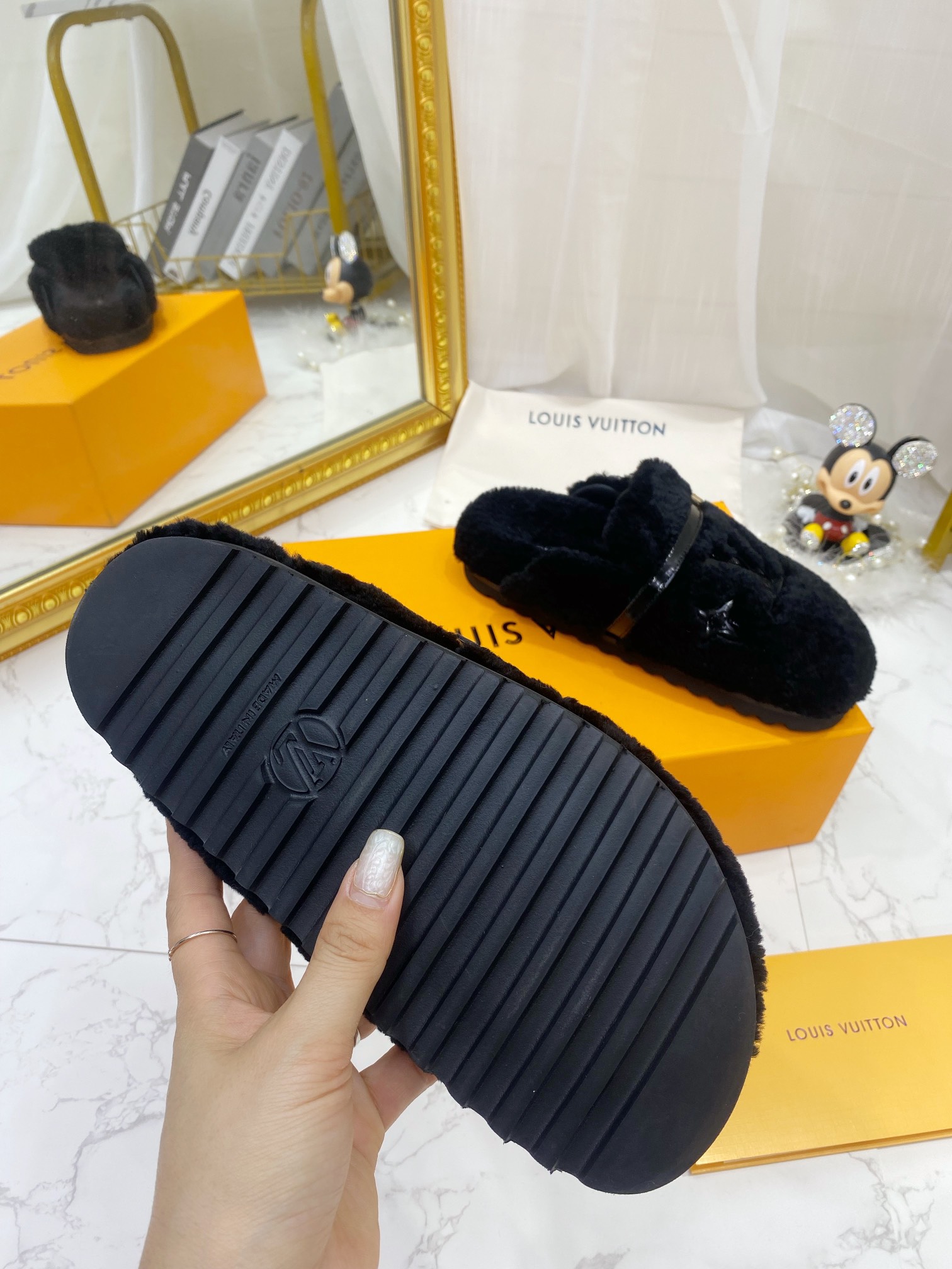 Louis Vuitton Women's Winterbreak Flat Comfort Mule Dark Blue For Women LV - Soul Replicas