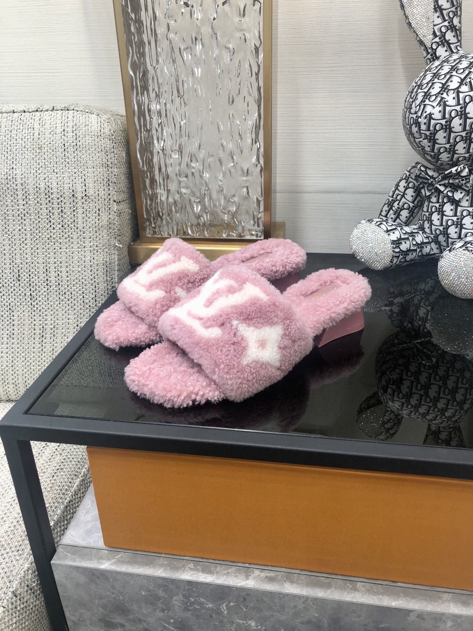 Louis Vuitton Women's Magnetic Mule Light Pink For Women LV - Soul Replicas