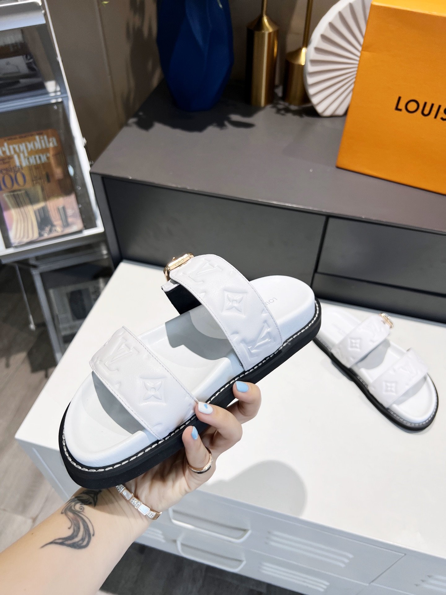 Louis Vuitton Women's Bom Dia Flat Mule White For Women LV - Soul Replicas