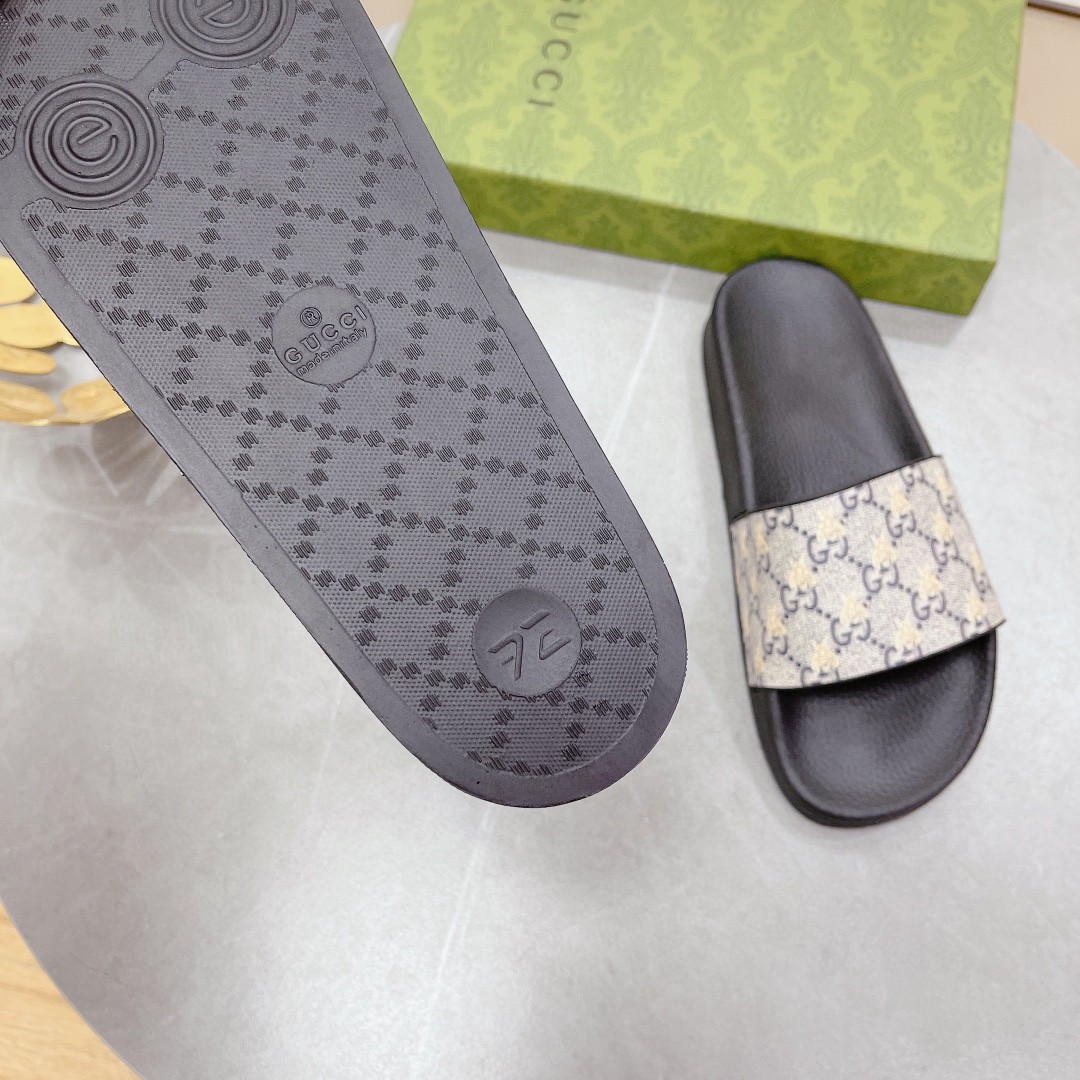 Gucci Women's Gucci Slide Sandal With Bees Black For Women 407345 - Soul Replicas