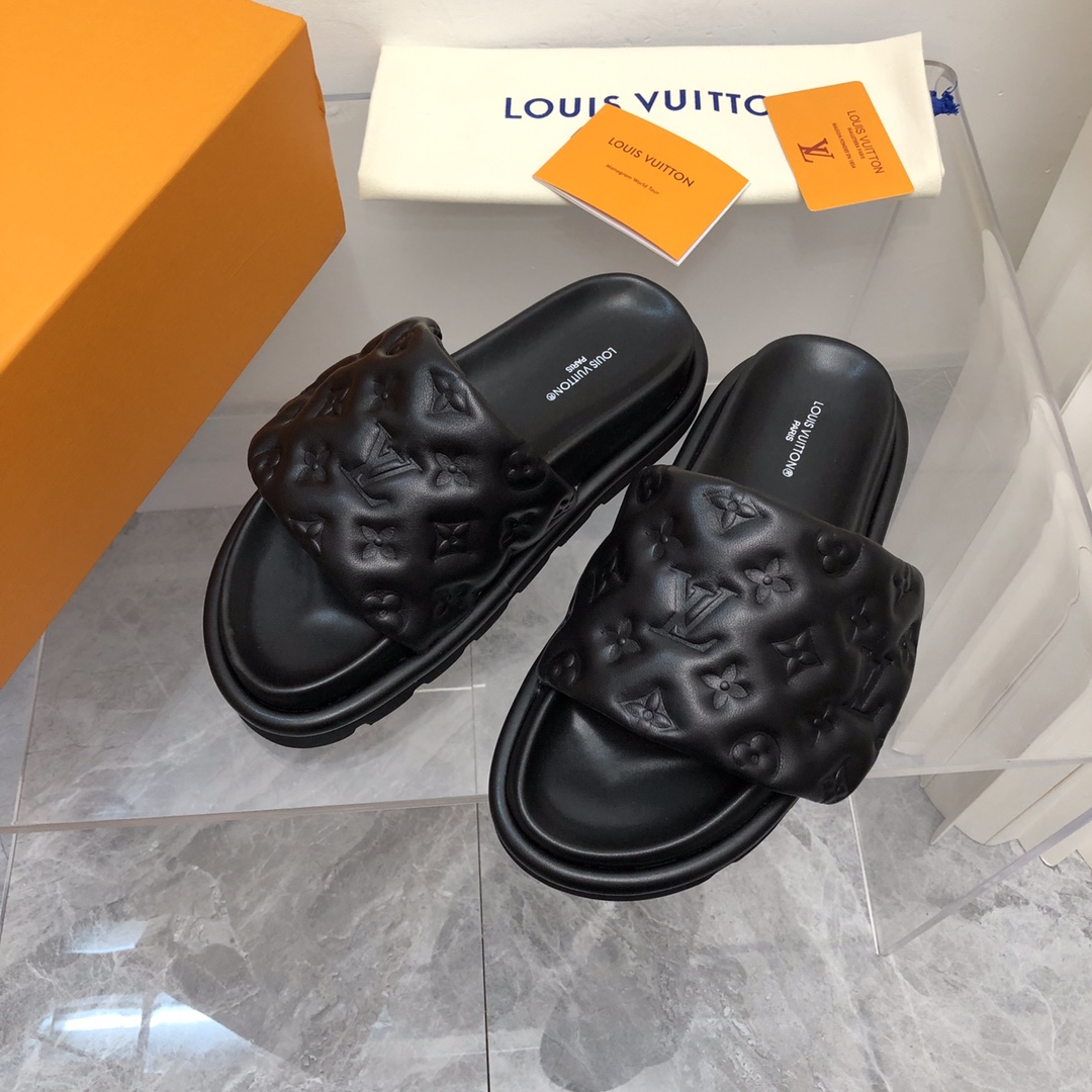 Louis Vuitton Women's Pool Pillow Flat Comfort Mule Black For Women LV 1AABKM - Soul Replicas