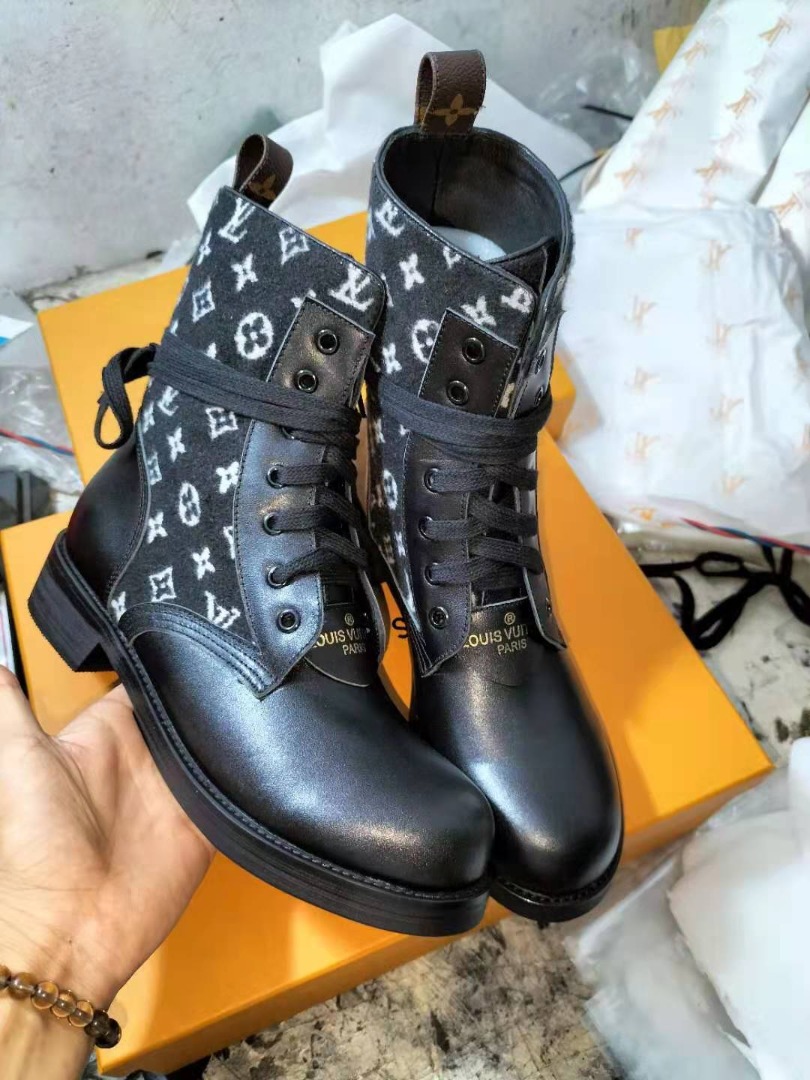 Louis Vuitton Metropolis Flat Ranger Monogram Denim Black For Women LV 1A9RPZ - Soul Replicas