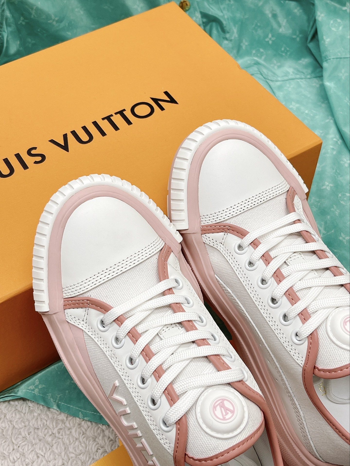 Louis Vuitton Women's LV Squad Sneaker Pink For Women LV 1AACW0 - Soul Replicas