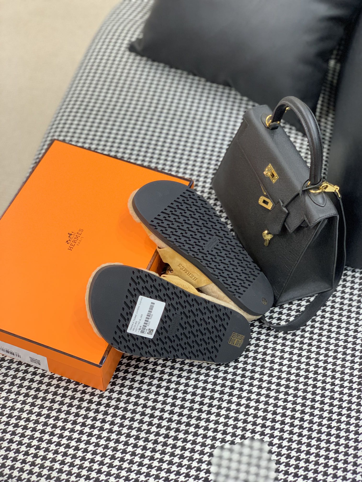 Hermes Chypre Sandal Yellow For Women - Soul Replicas