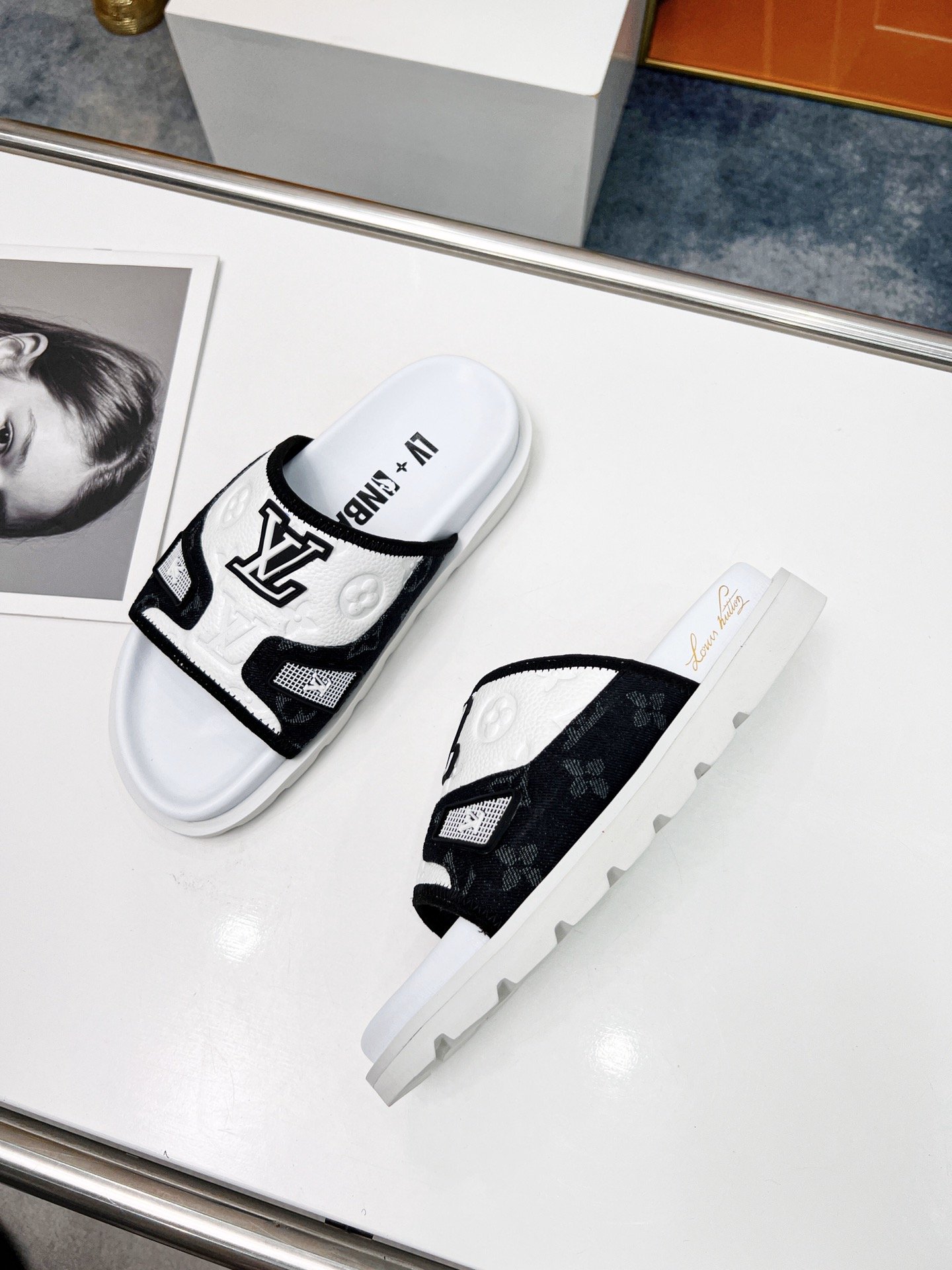 Louis Vuitton Women's Pool Pillow Comfort Mule Black For Women LV - Soul Replicas