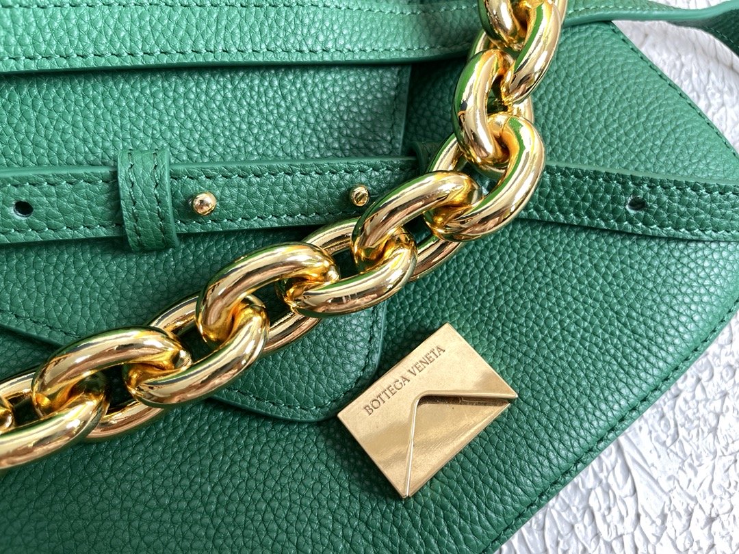 Bottega Veneta Mount Green. For Women. Women's Bags 8.3in/21cm 667399V12M03113 - Soul Replicas