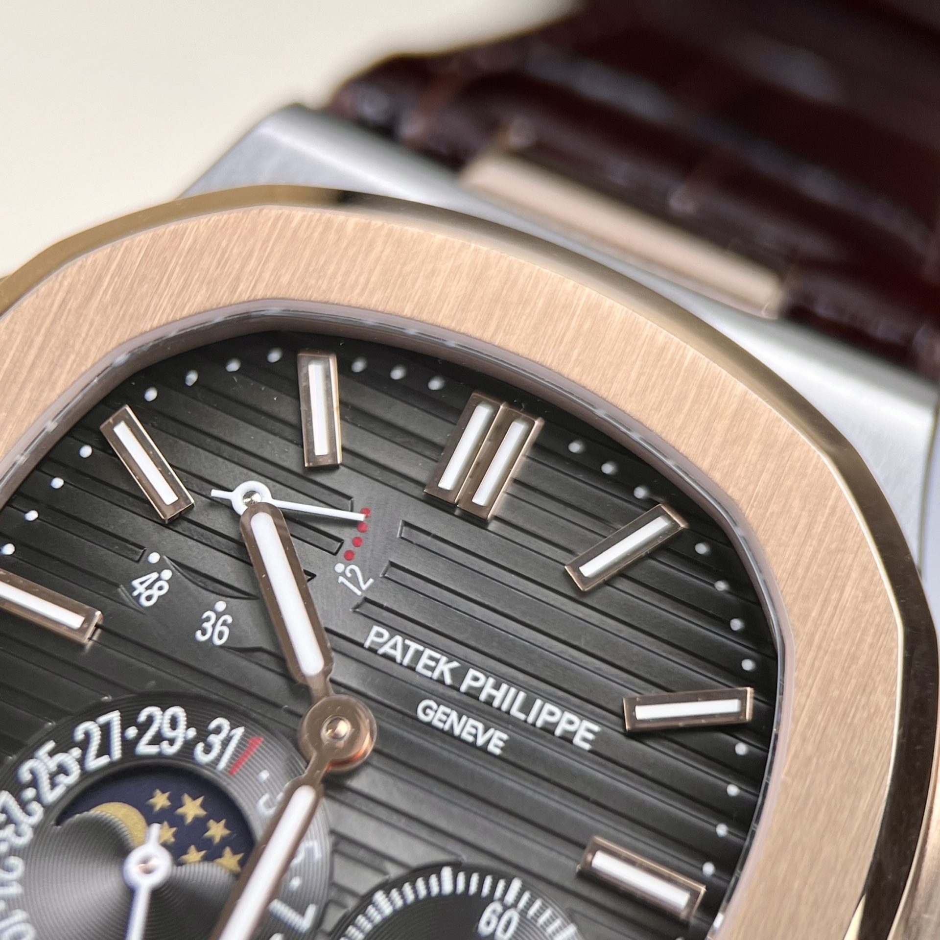 Patek Philippe Replica Watch Nautilus 5712 Demi Rose Gold GR Factory 40mm - Soul Replicas