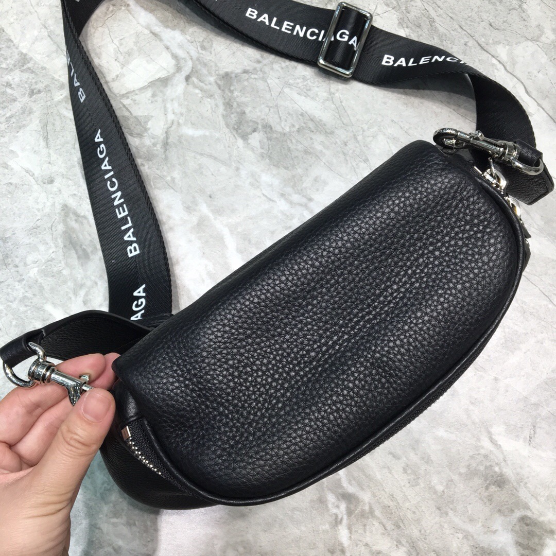 Balenciaga Sling Bag In Black. For Women. Women-s Bags 9.1in/23cm - Soul Replicas
