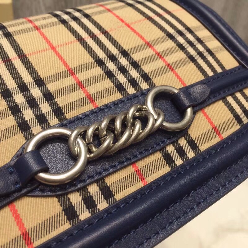 Burberry 1983 Check LiNike Bag Black For Women. Women-s Bags 9in/23cm - Soul Replicas