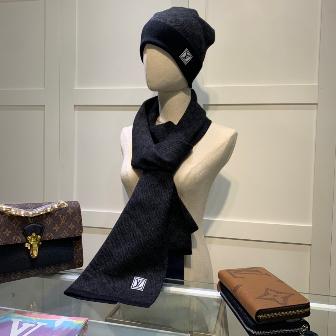 Louis Vuitton Beanie & Scarf Set In Black - Soul Replicas