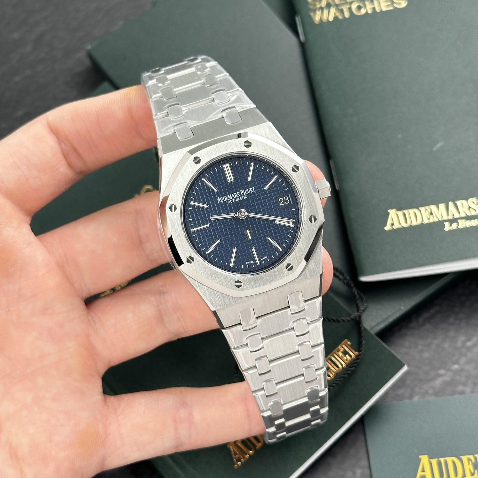 Audemars Piguet Replica Watches Royal Oak Jumbo Extra-Thin 15202ST Blue Dial 39mm - Soul Replicas