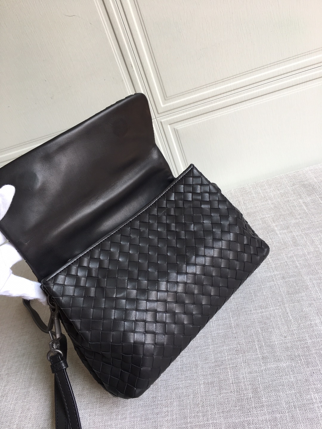 Bottega Veneta Classic Intrecciato Black. For Women. Women's Bags 8.9in/22.5cm - Soul Replicas