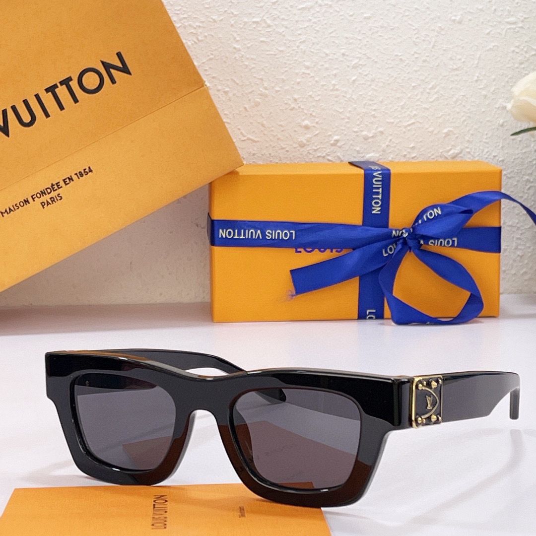 Louis Vuitton Treasure Sunglasses - Soul Replicas