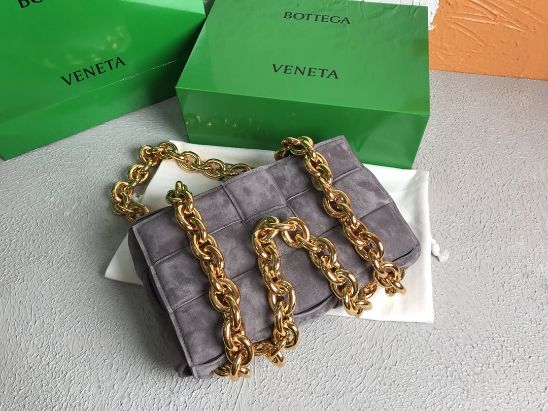 Bottega Veneta Chain Cassette Gray. For Women. Women's Bags 10.2in/26cm - Soul Replicas