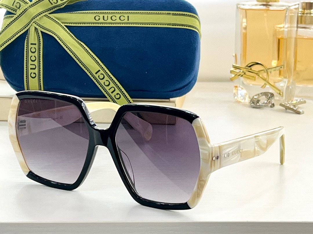 Gucci Square Frame Sunglasses - Soul Replicas