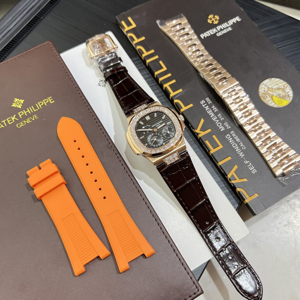 Patek Philippe Replica Watch Nautilus 5724R Gray Dial GR Factory 40mm - Soul Replicas