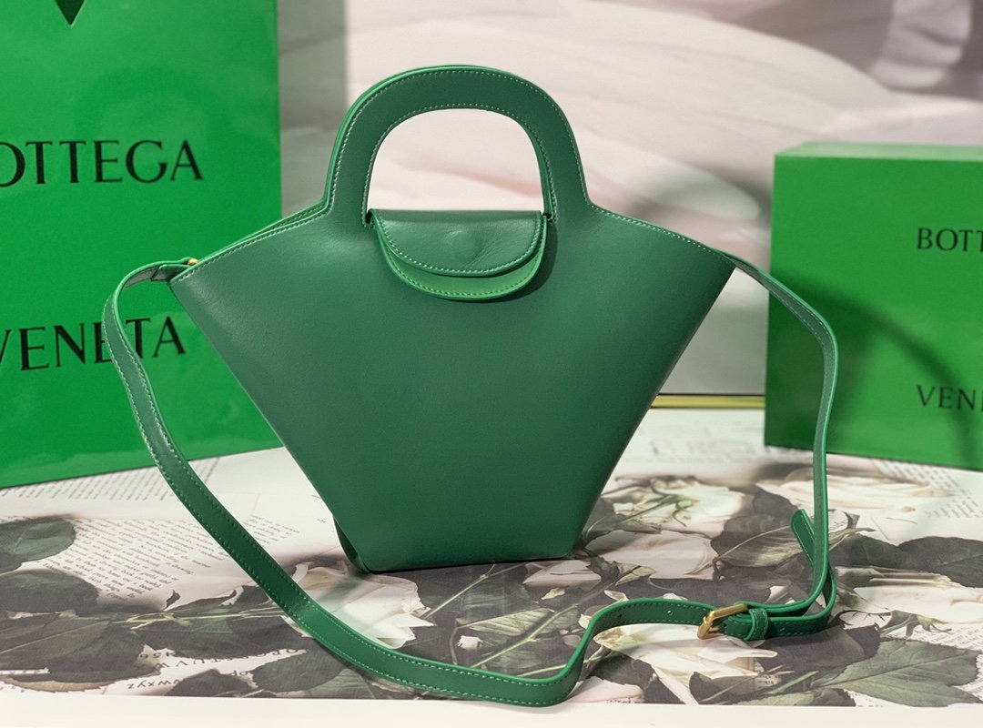 Bottega Veneta Handle Bag Green. For Women. Women's Bags 12.6in/32cm - Soul Replicas