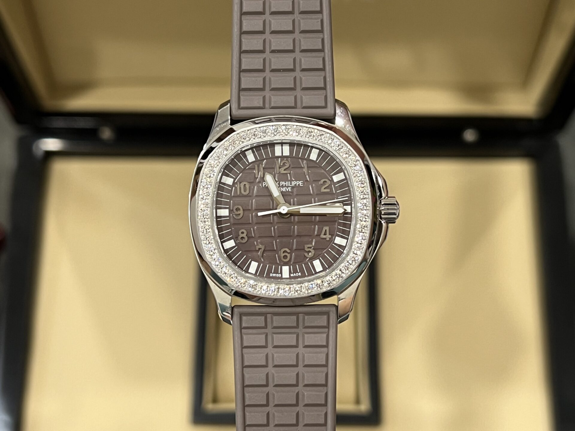 Patek Philippe Aquanaut 5067A Best Replica Watch Grey With Stone Bezel 35.6mm - Soul Replicas