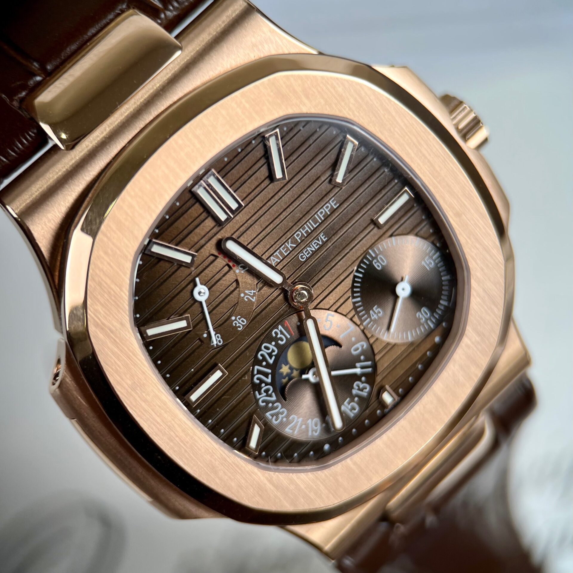 Patek Philippe Replica Watch Nautilus 5712R Chocolate Dial Gold Wrapped 40mm - Soul Replicas