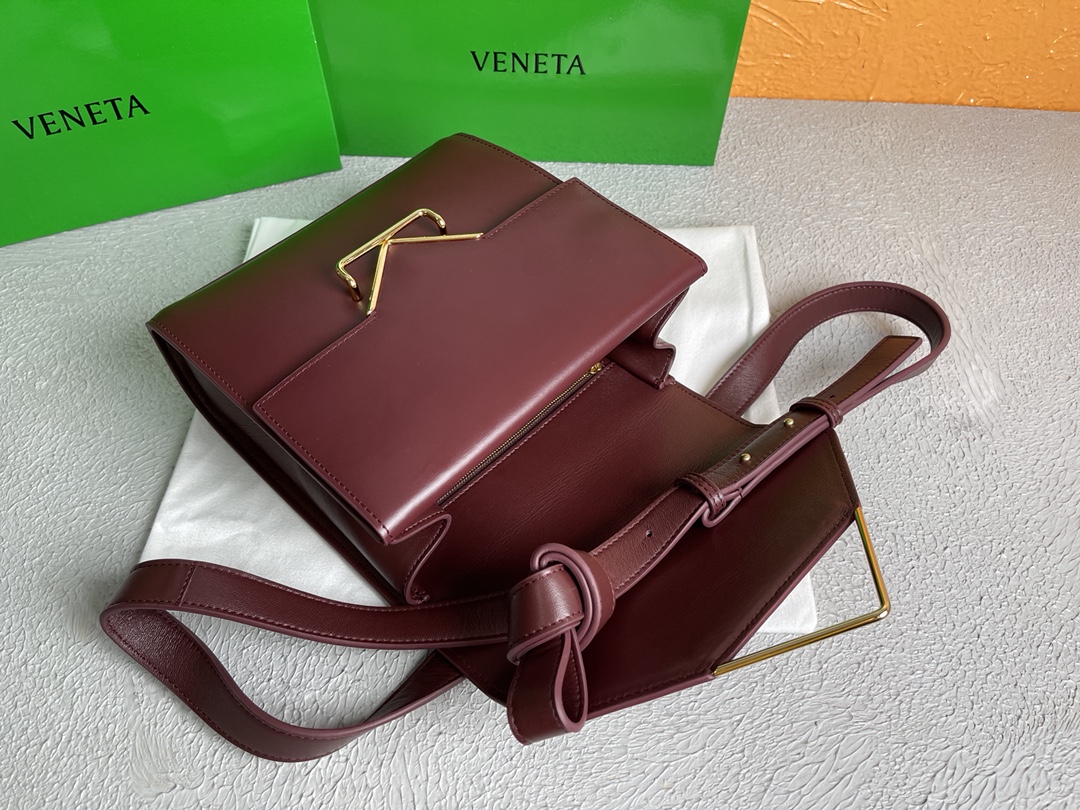 Bottega Veneta Clip Bag Purple. For Women. Women's Bags 9in/23cm - Soul Replicas