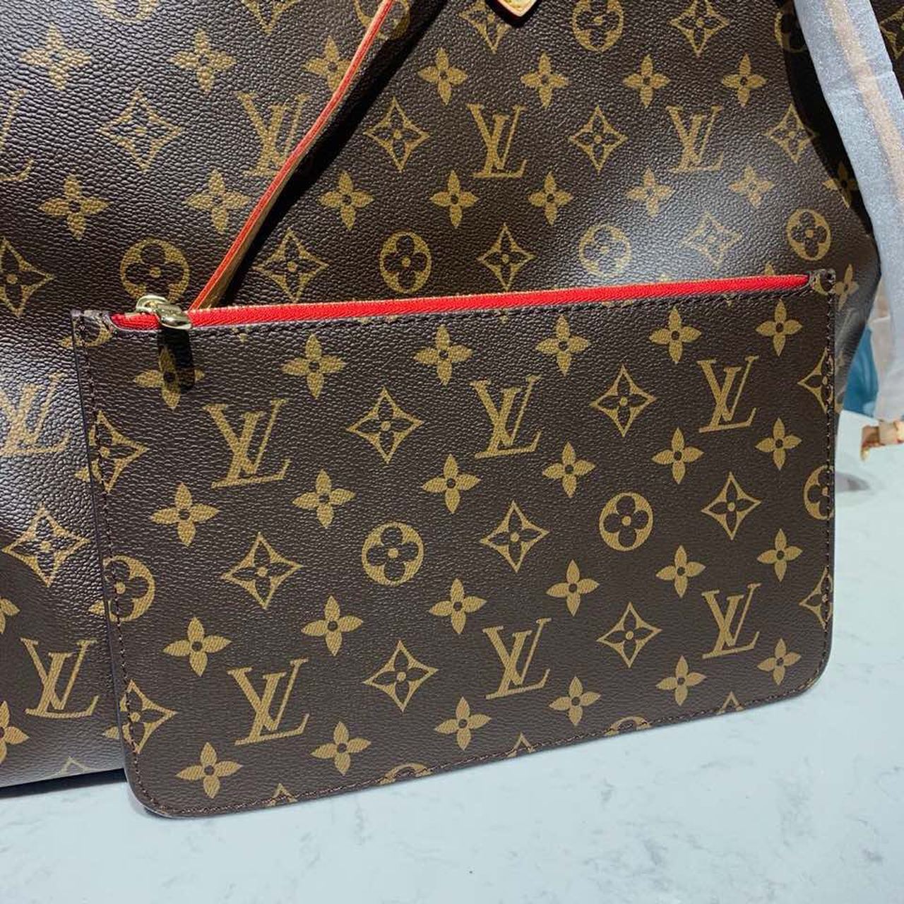 Louis Vuitton Neverfull GM Tote Bag Monogram Canvas Red For Women. Women's Handbags. Shoulder Bags 15.7in/40cm LV M41181 - Soul Replicas