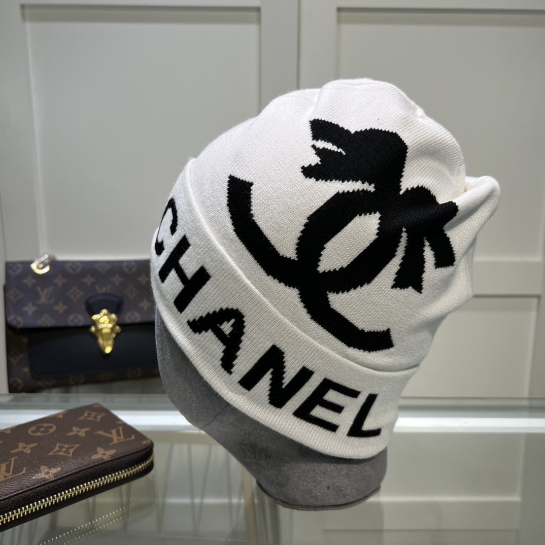 Chanel Beanie In White - Soul Replicas