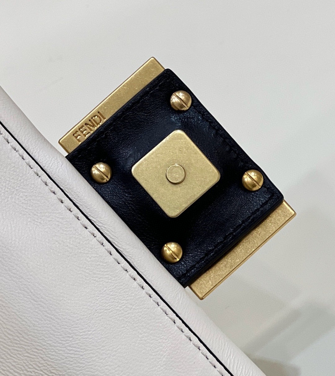 Fendi Baguette Chain Black and White Bag For Woman 19cm/7.5in - Soul Replicas