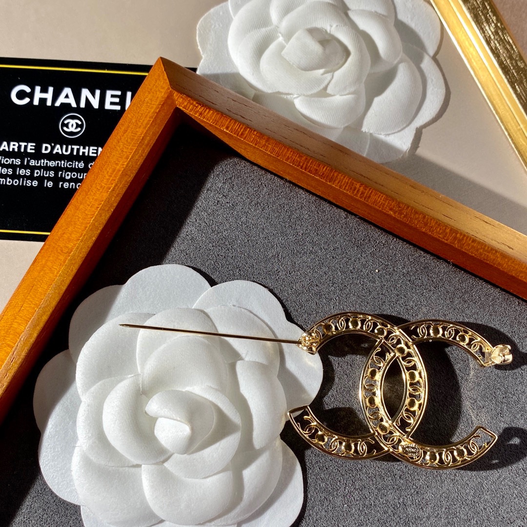 Chanel Brooch - Soul Replicas