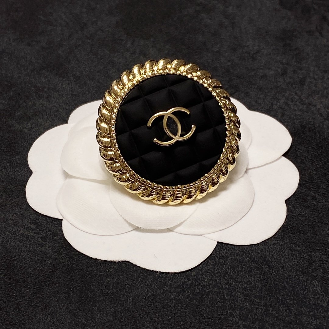 Chanel Brooch - Soul Replicas