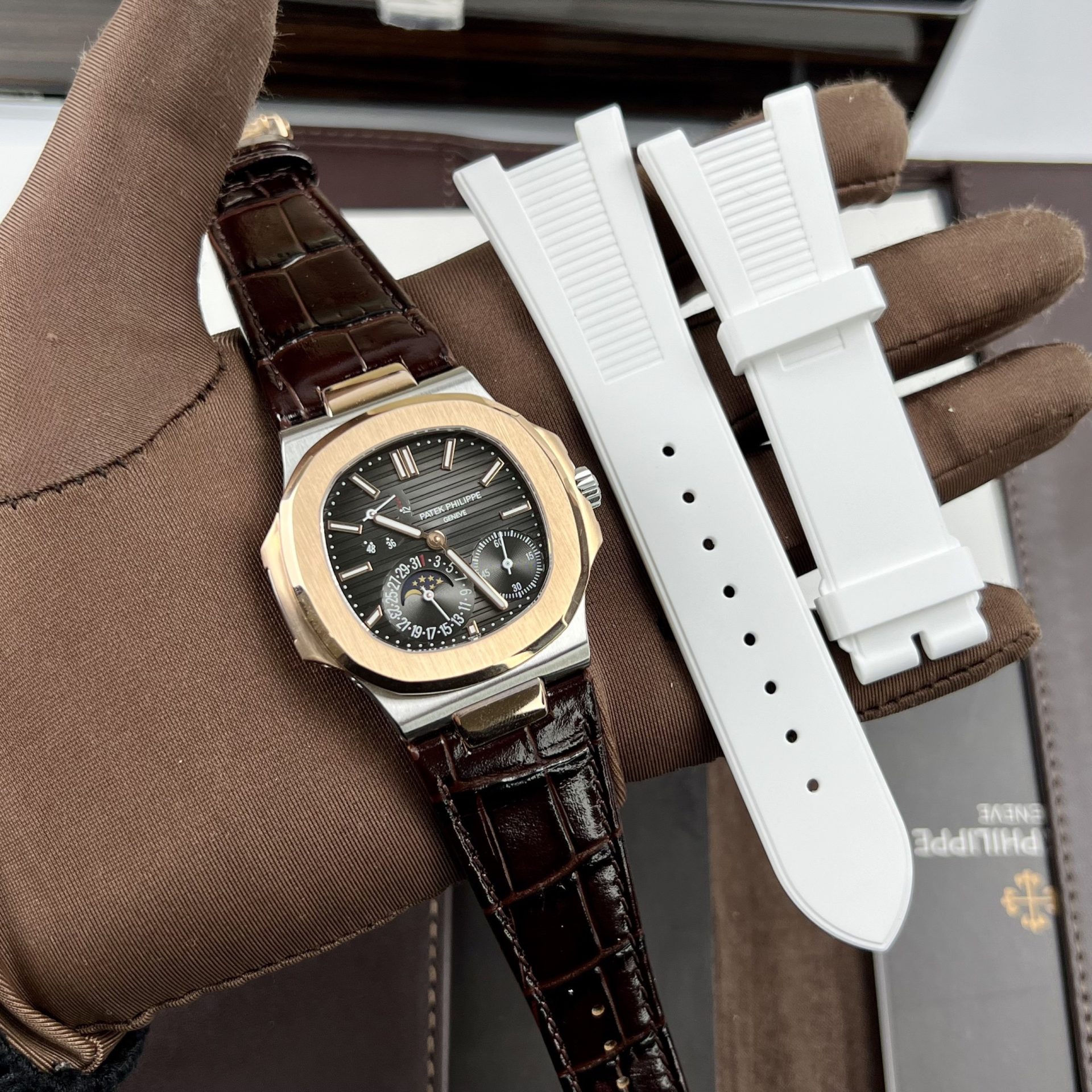 Patek Philippe Replica Watch Nautilus 5712 Demi Rose Gold GR Factory 40mm - Soul Replicas