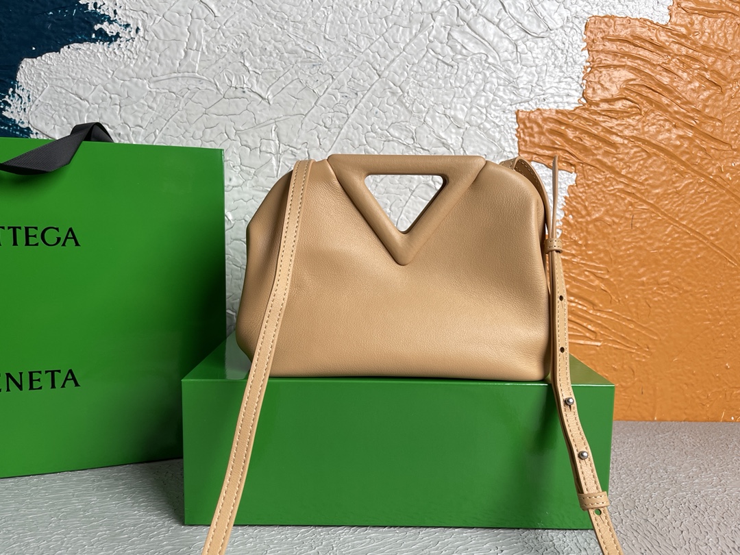 Bottega Veneta Point Brown. For Women. Women's Bags 8.6in/22cm - Soul Replicas