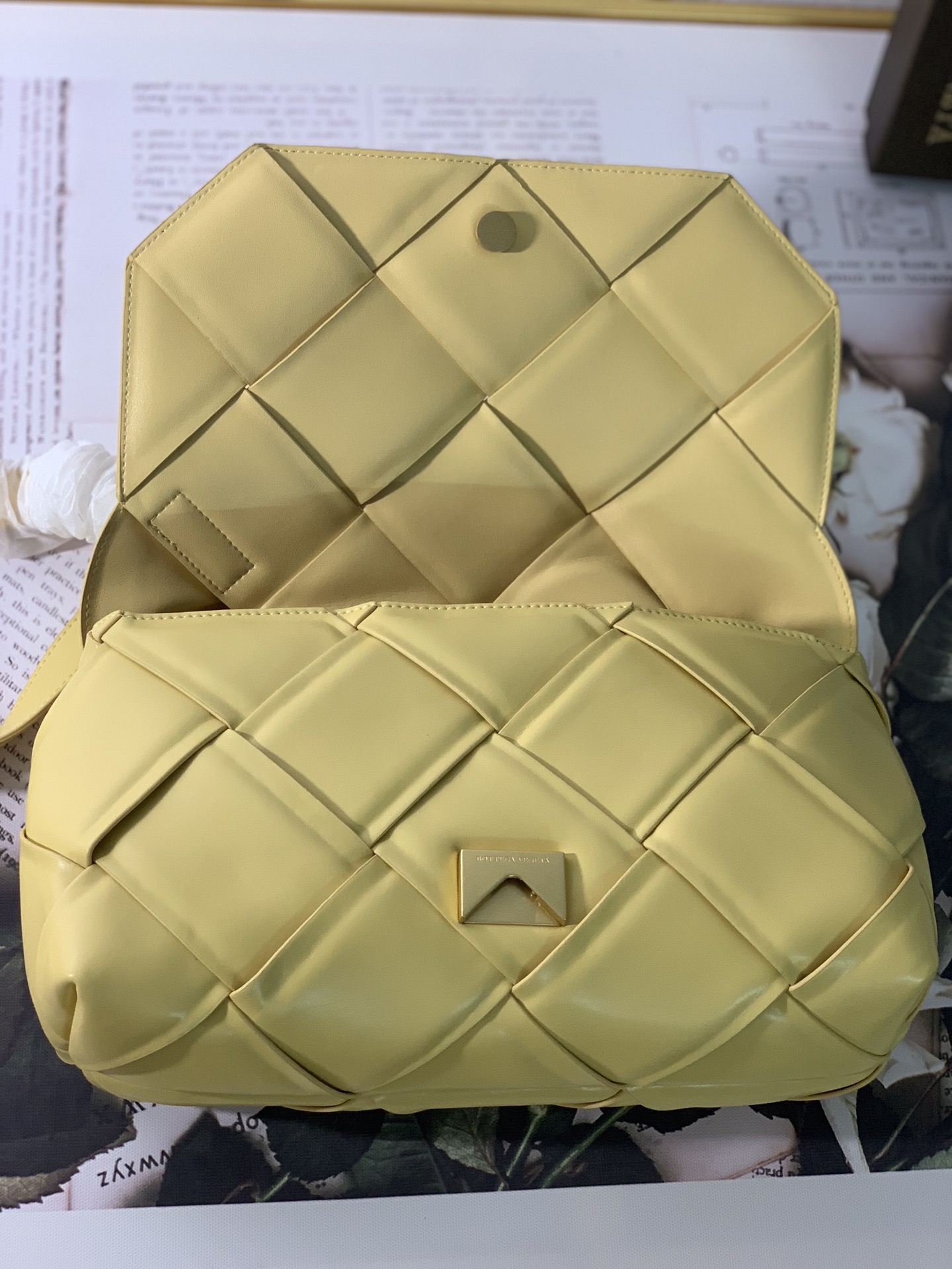 Bottega Veneta Handle Bag Yellow. For Women. Women-s Bags 11.4in/29cm - Soul Replicas