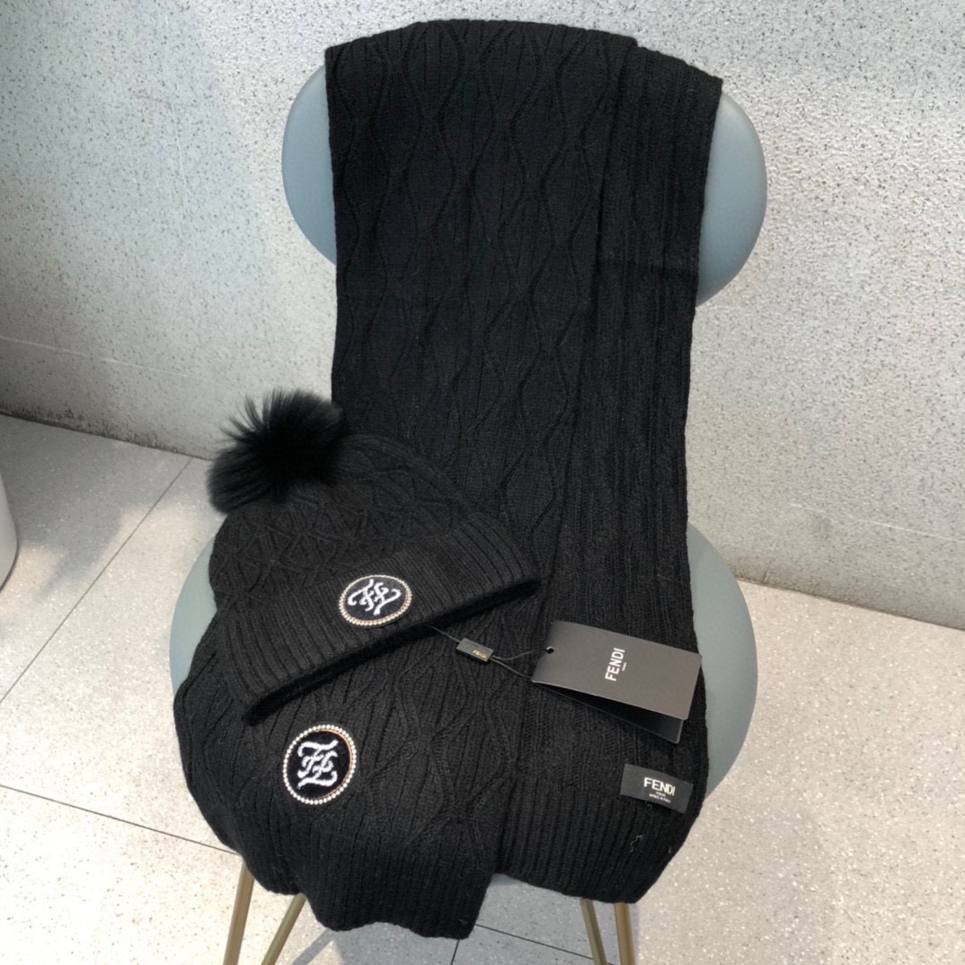 Fendi Beanie & Scarf Set In Black - Soul Replicas