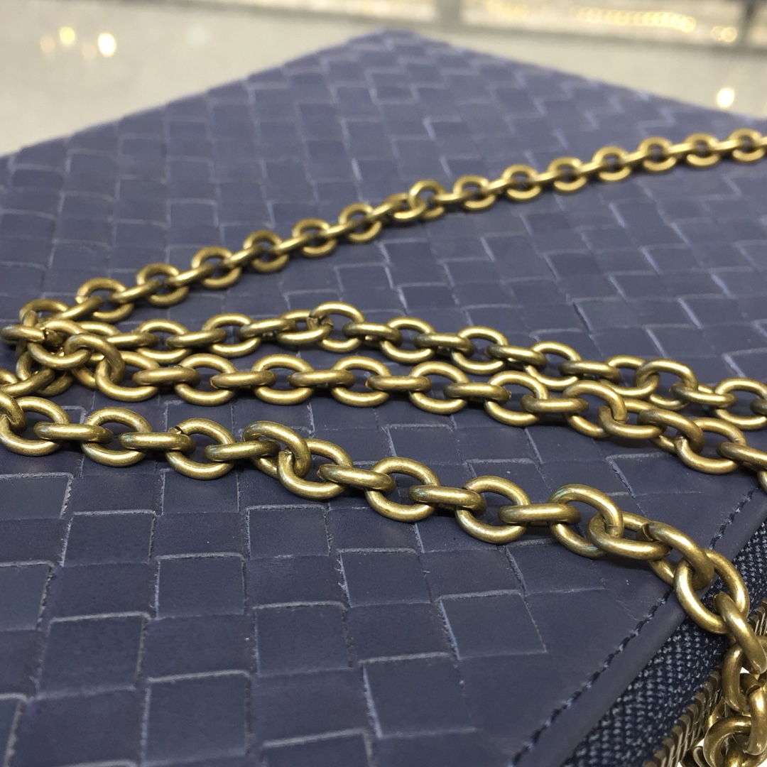 Bottega Veneta Chain Shoulder Bag Blue. For Women. Women's Bags 9.6in/24.5cm - Soul Replicas